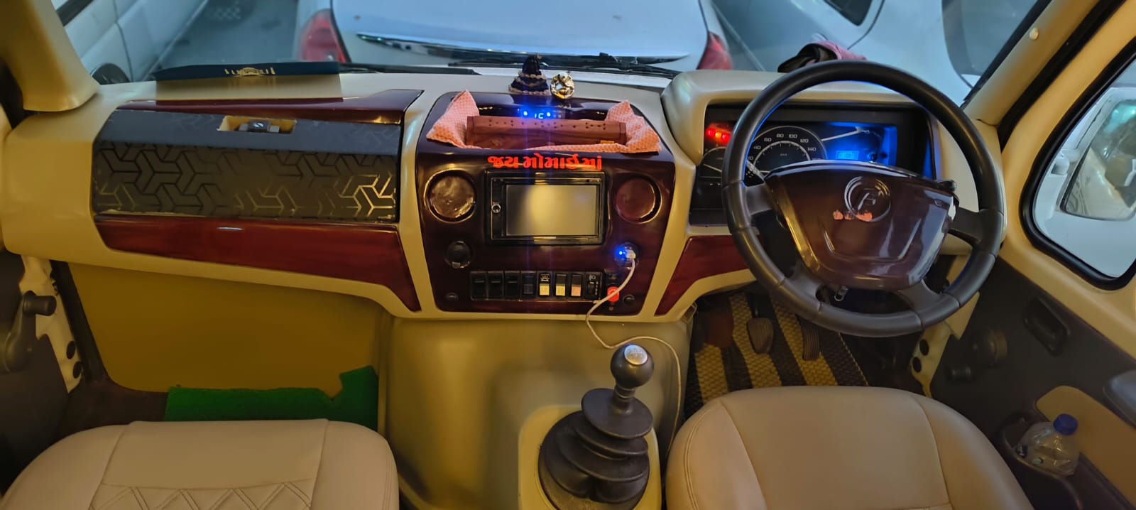 Vehicle Image 16
